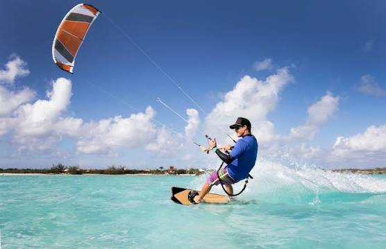 Fly Kitesurfing